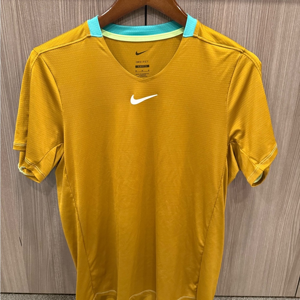 🚨Nike Court Tennis Tee - Men’s Medium🚨